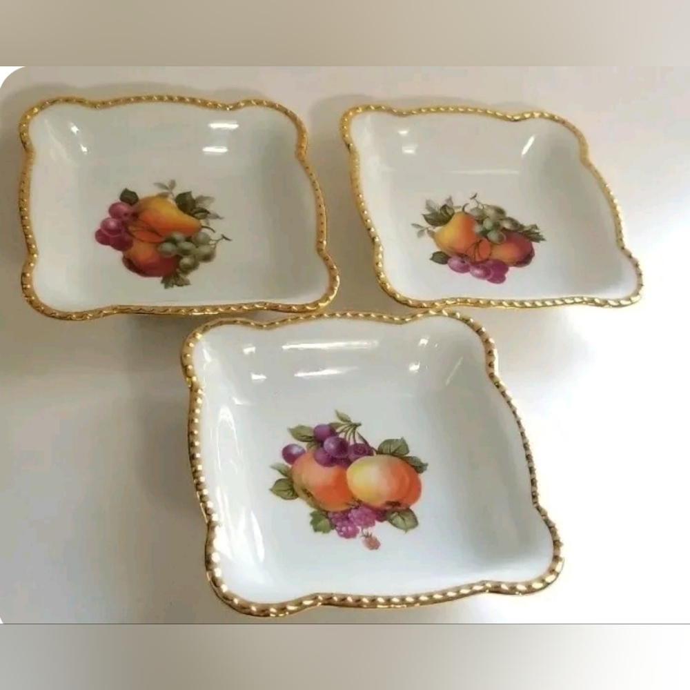 Schumann Bavaria square bowls multicolor fruit motifs